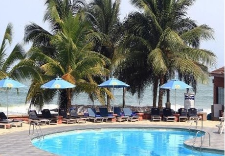 Coconut Grove Beach Resort in Elmina